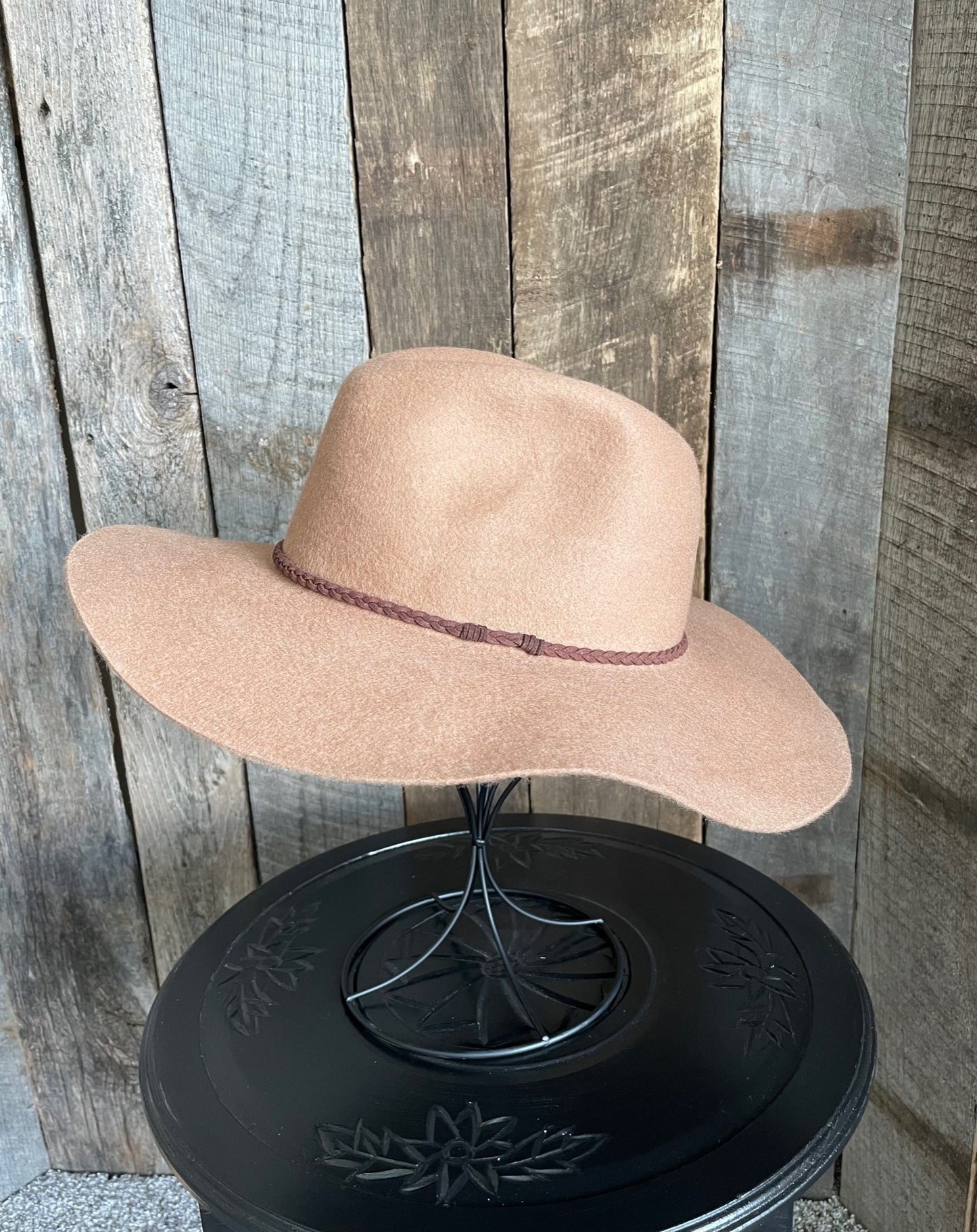 Wide brim wool hat camel