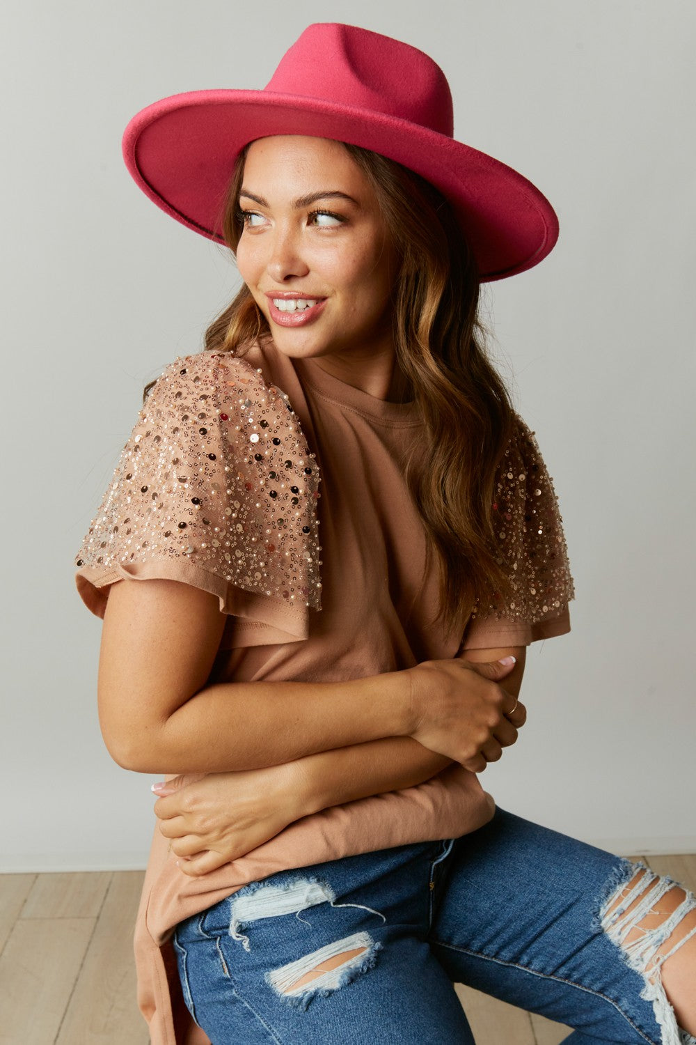 Sequin sleeve t-shirt tan