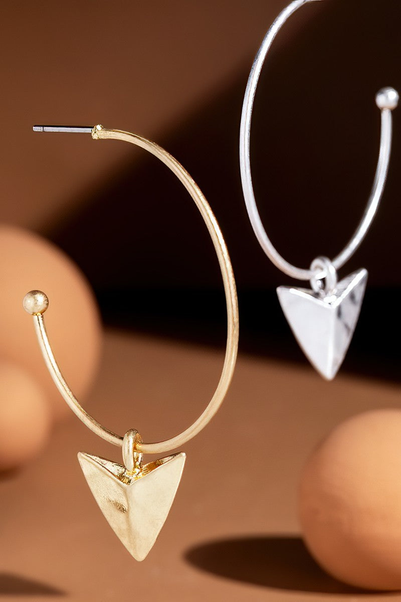 Hoop earrings with arrowhead charm