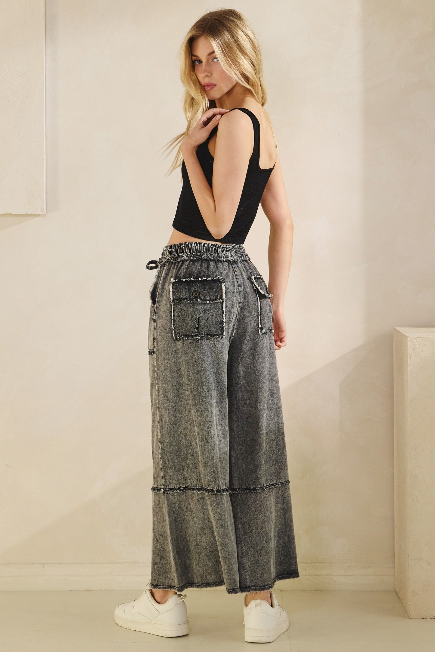 Wide Leg Cargo Jeans