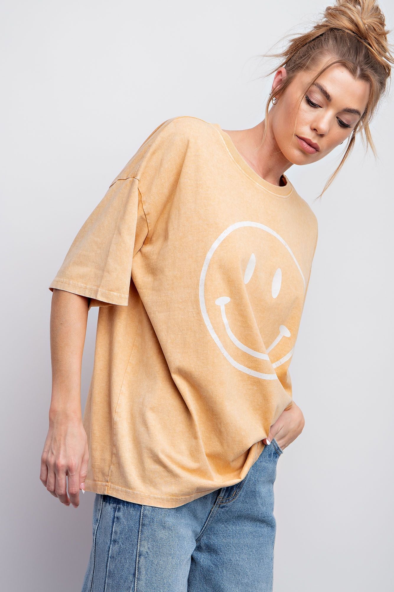 Smiley Tee Almond